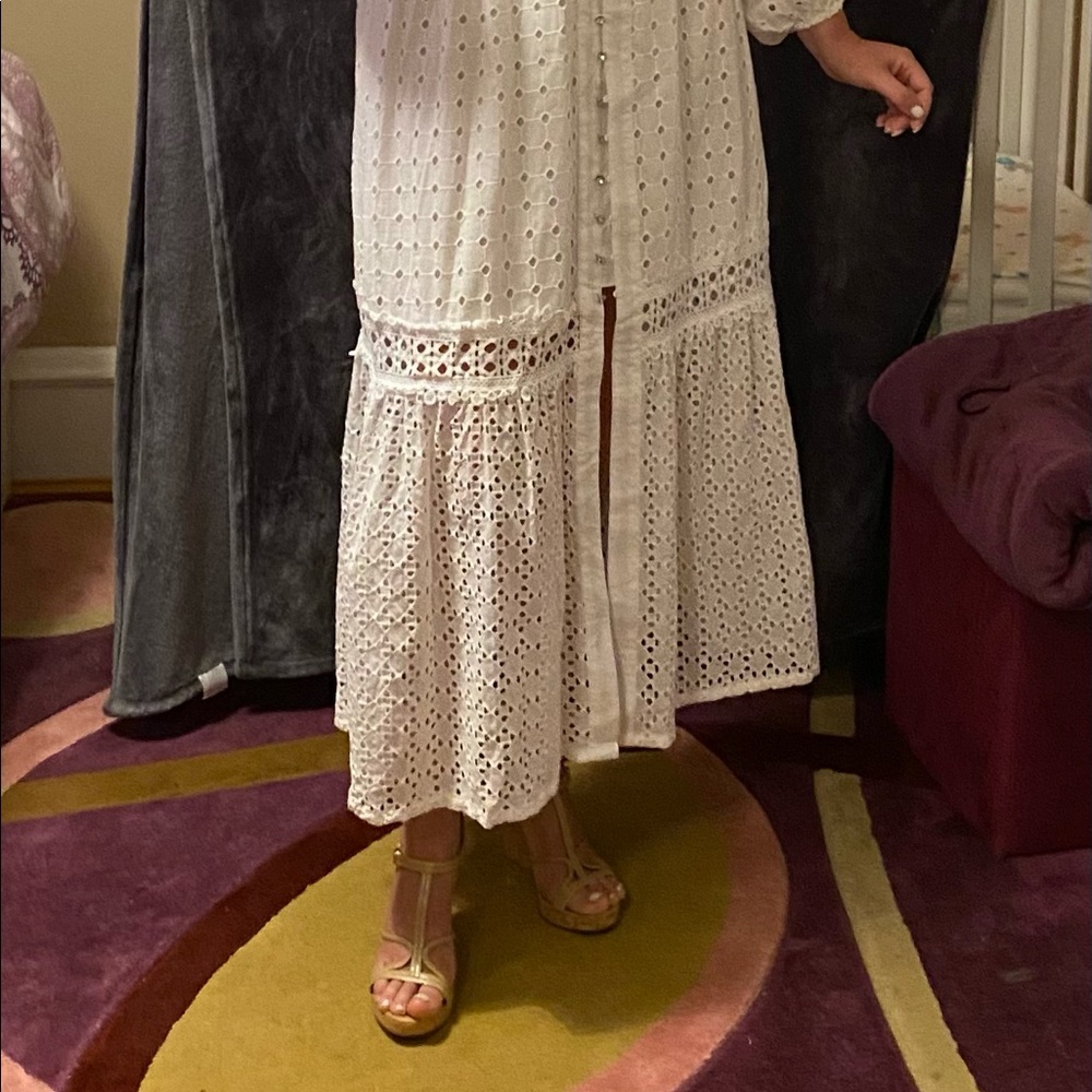 White dress - Picture 5 of 5